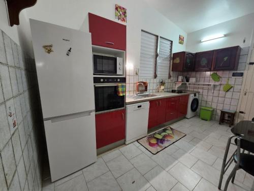 Παροχές, La maison aux Orchidées (La maison aux Orchidees) in Πτι-Μπουργκ