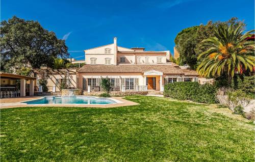 Stunning Home In Les Adrets-de-lestre With Wifi, 7 Bedrooms And Heated Swimming Pool - Les Adrets de l'Esterel