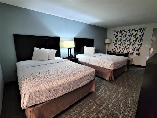 Inn Of Rockwall - image 6