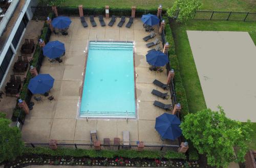 Historic Whispering Woods Hotel & Conference Center in Olive Branch, USA