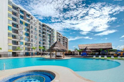 Marquis Enclave, Condo With Pool Access and More