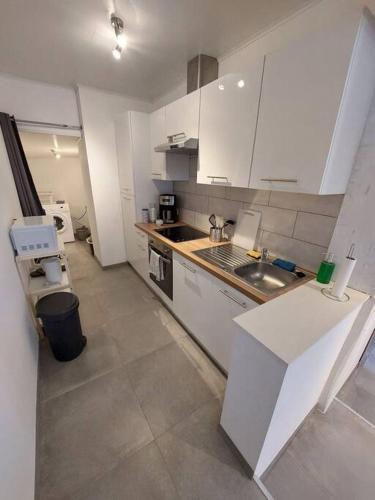 virtuve, Maison en centre-ville in Comines-Warneton