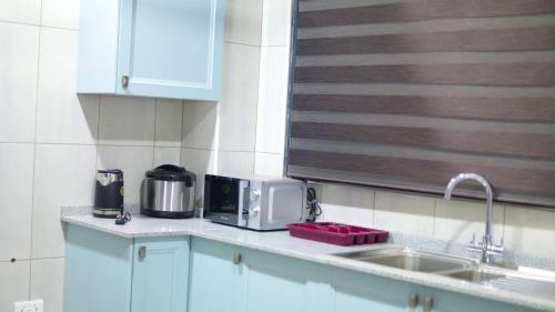 บริการและสิ่งอำนวยความสะดวก, Luxury 3BR Apartment in Ghana Jeffston Court Accra Prime Location & Comfort in เทซาโน