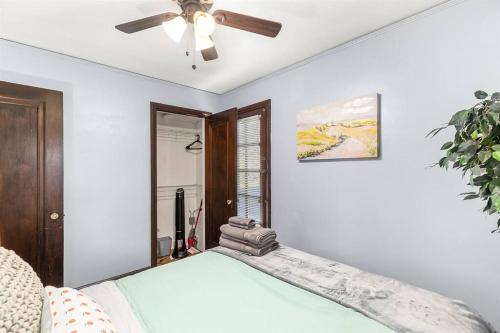 Great Location! Charming 2BR by Downtown Royal Oak