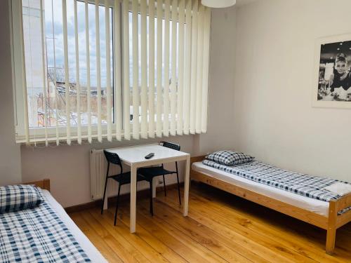 2 twin beds
