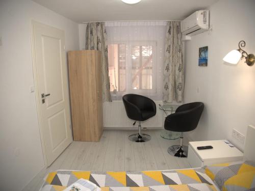 Double Room image 4
