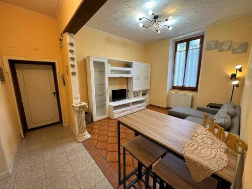  Dimitris House! view of the Cathedral in Castelnuovo di Garfagnana