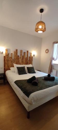 Gîte - Les Pivoines - Les Jardins de Kerellec - 20min de la mer 4 à 6 personnes terrasse jacuzzi gîte à louer Plouvorn