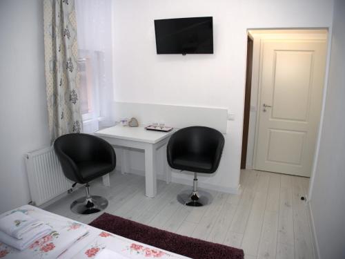 Double Room image 2