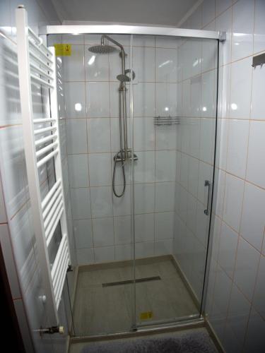 Double Room image 3