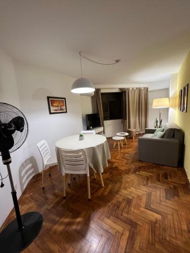 One-Bedroom Apartment image 6