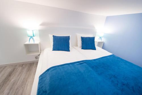 happy home Budapest BLUE - image 7