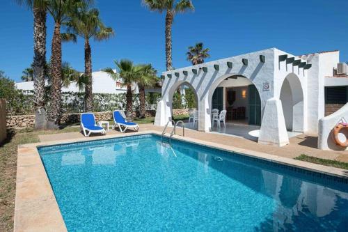 Villa con piscina cerca de mar y playa para 7 per.