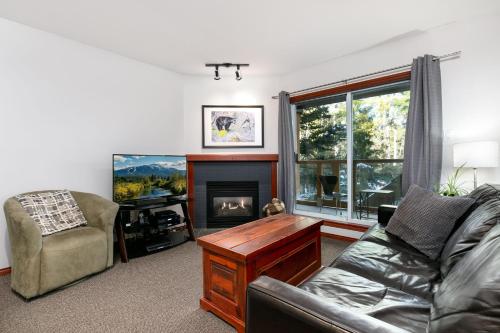 One bedroom townhome with private hot tub GR 58