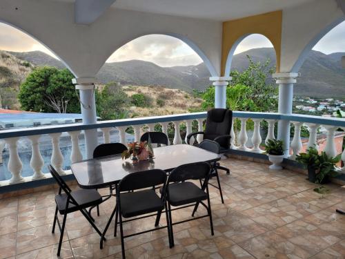 レストラン, Sky Blue Residence in グアナ ベイ