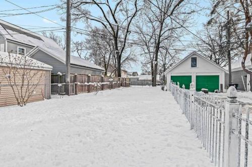 Eclectic Bungalow in the Heart of Royal Oak