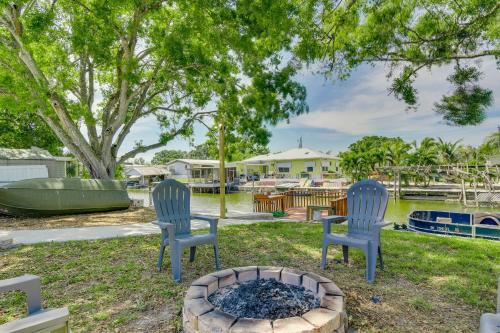 B&B Okeechobee - Waterfront Okeechobee Getaway with Backyard Dock! - Bed and Breakfast Okeechobee