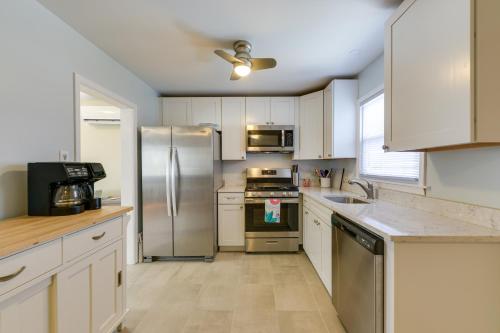 Brigantine Beach Home w/ Outdoor Shower & Grill! in Brigantine (NJ)