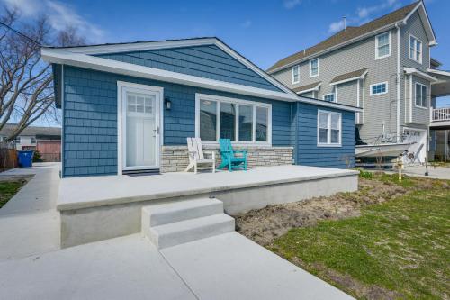 Brigantine Beach Home w/ Outdoor Shower & Grill! in Brigantine (NJ)