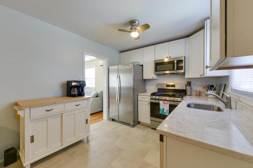 Brigantine Beach Home w/ Outdoor Shower & Grill! in Brigantine (NJ)