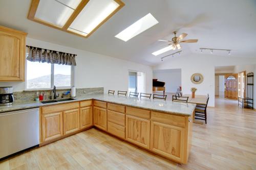 Pet-Friendly Clearlake Oaks Vacation Home with Pool!