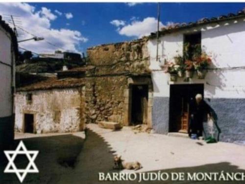 LA CASONA DE BAUTISTA 4 estrellas con piscina montanchez CACERES