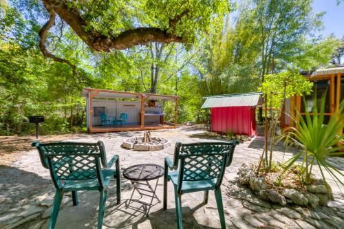 Fire Pit and Boat Dock Peaceful Dunnellon Cabin! in Hernando 