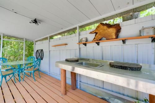 Fire Pit and Boat Dock Peaceful Dunnellon Cabin! in Hernando 