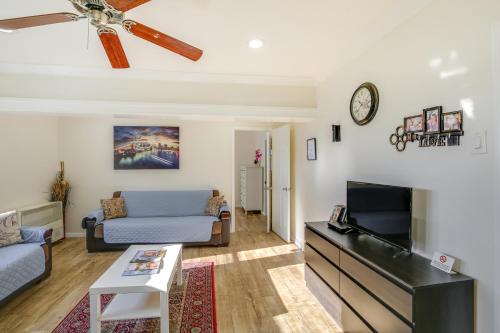 Sunny California Retreat Near Knotts Berry Farm!