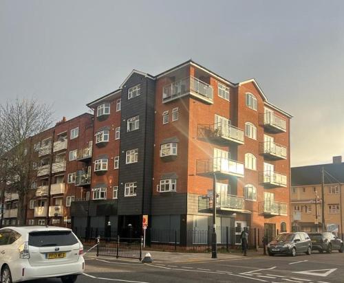 City Apartment - Bethnal Green - BALCONY WITH EXTRAS