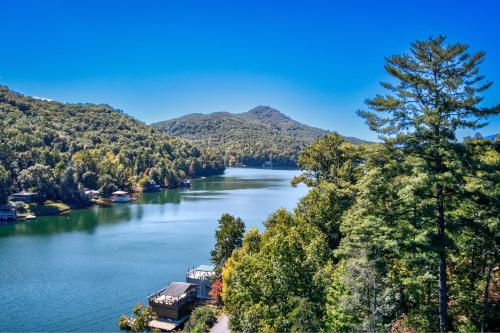 Southern Charm on the Lake