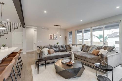 Zen Haus* Lavish Getaway w/ Gym, Sauna, Hot Tub in Berkeley