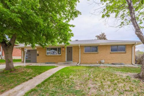 NEW Modern Home w/ Beautiful Finishes!