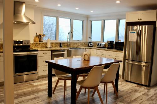 Condo 7 Slopeside With Private Sauna and Hot Tub in Killington, USA