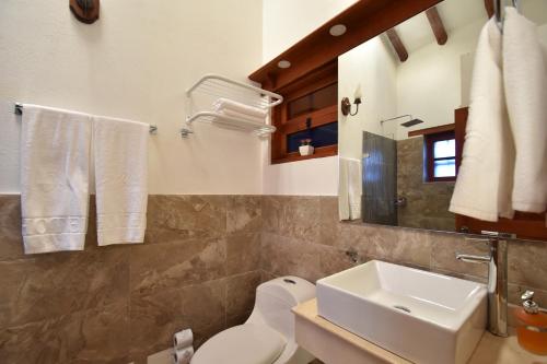 Standard Triple Room image 3