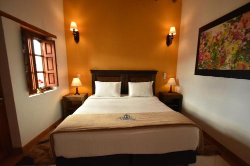 Classic Double Room with Balcony image 6