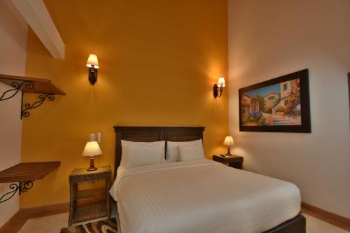 Double or Twin Room image 7