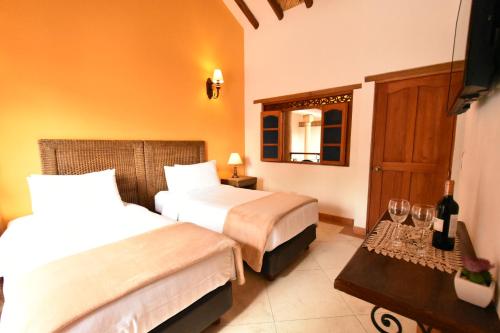 Double or Twin Room image 8