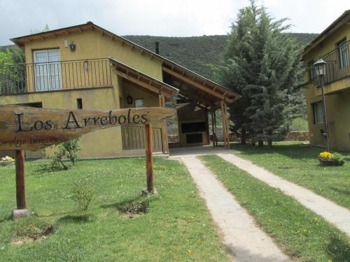 Cabañas Los Arreboles - Accommodation - Potrerillos