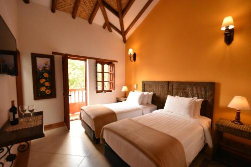 Classic Double Room with Balcony image 1