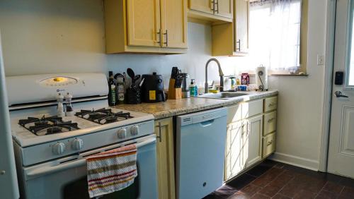 Franklin Park 3BR Condo near Airport, Downtown, OSU