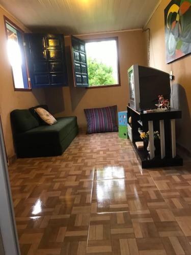 Refúgio, Aconchego, Aonde nasce o sol e Cachoeira! (Refugio, Aconchego, Aonde nasce o sol e Cachoeira!) in Mercês (Minas Gerais)