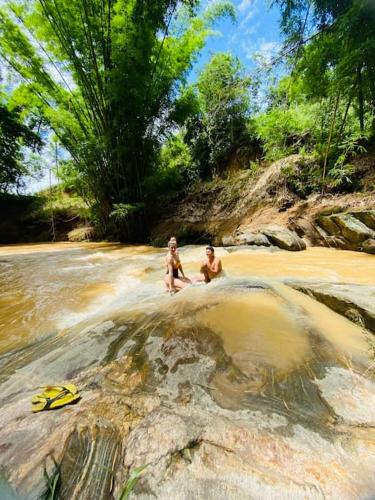 Refúgio, Aconchego, Aonde nasce o sol e Cachoeira!