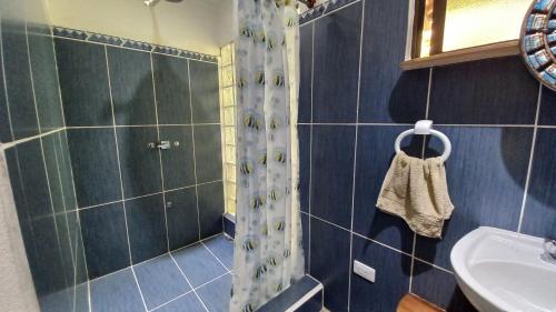 Shower, Cosy Apartment near the Lake in Tilaran