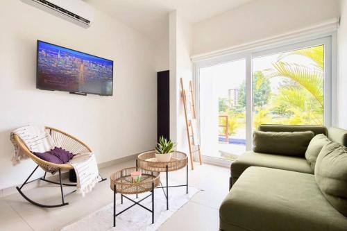 Bright & Airy new Condo, 5 min walk to Jaco Beach!, Хако (фото 6)