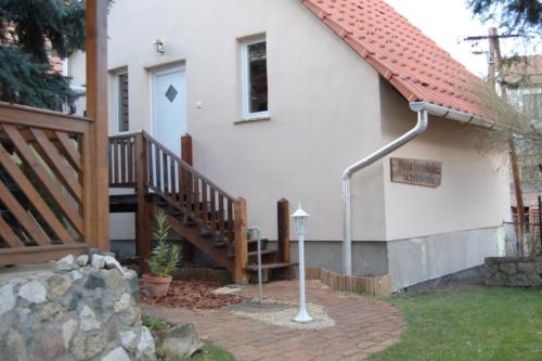 Dotări, Maya Guesthouse in Eger