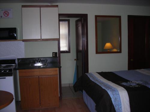 Deer trail Motel