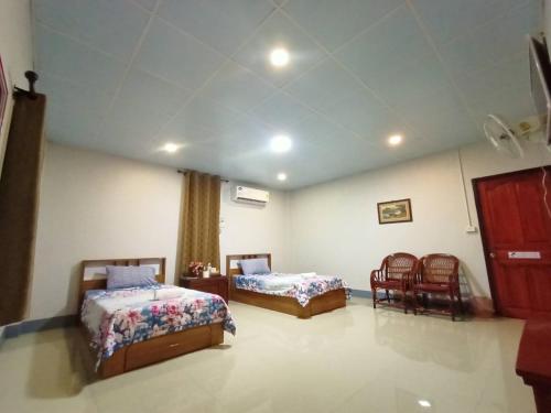 Muangchaem House Room Type - Twin Room with Private Bathroom