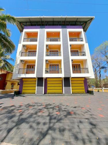 Exterior view, D'souza's Guest House in Mapusa