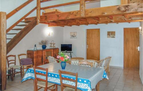 2 Bedroom Lovely Home In Sainte Croix--lauze